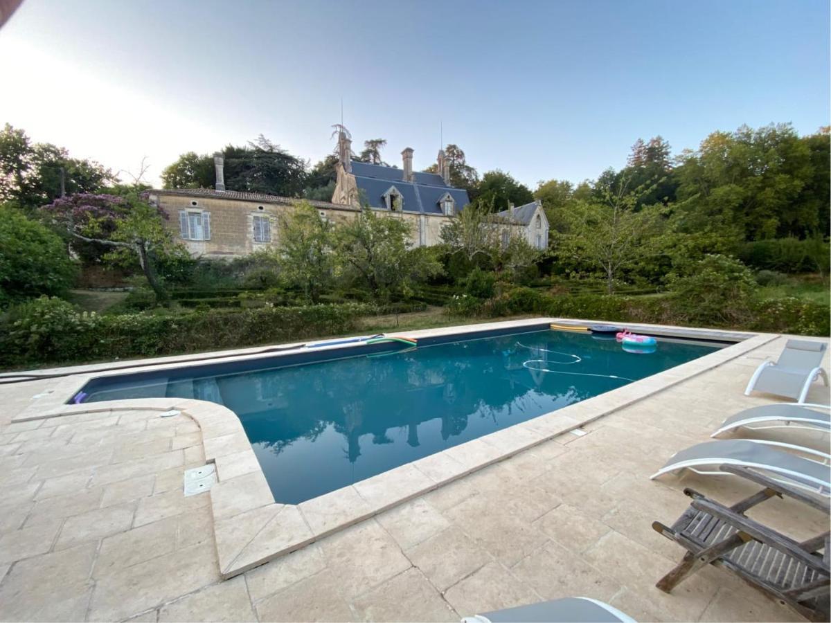 Chateau Du Roc Saint-Thomas-de-Conac Exterior photo